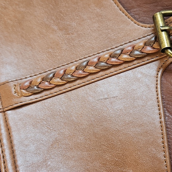 Bueno Tan and Brown Crossbody Bag - Picture 3 of 11